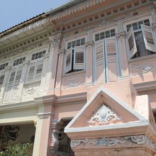 窓もかわいらしさを感じます