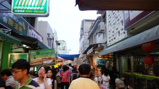 お土産屋さんが沢山