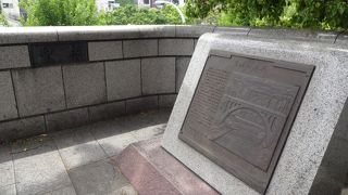 日本文化と西洋文化の両極を結ぶ橋