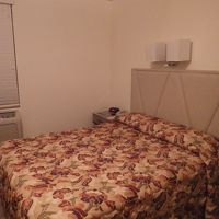 シーツ交換は「要交換用プレート」をベッドの上においておきます