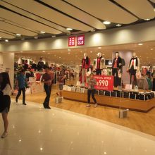 ユニクロ (セントラルワールド店)