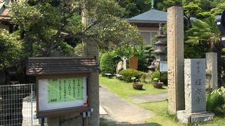 興津宿の碑からすぐ