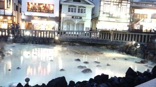 賑わっています