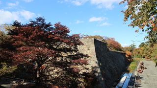 仮天守台へ移動された天守閣