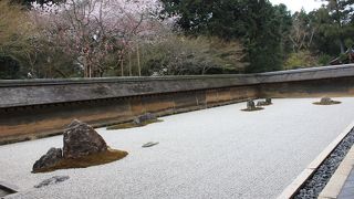 枯山水の庭で有名