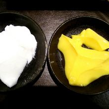 マンゴープリンと杏仁豆腐