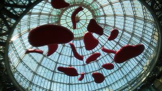 丸亀町・兵庫町・片原町の交差箇所にあります 