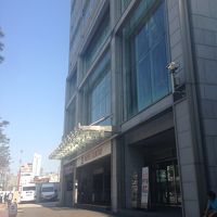 乙支路側に車寄せ