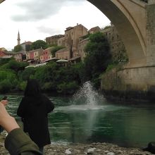 飛び降りました