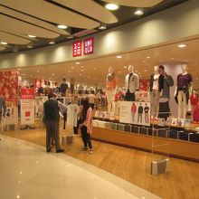 ユニクロ (セントラルワールド店)