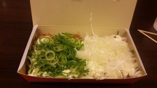 ネギたっぷりのたこ焼き頂きました。