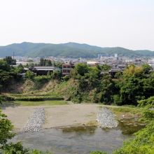 鉢形城から見た鐘撞堂山