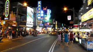西門町が台湾の渋谷なら、墾丁大街は台湾の国際通り？