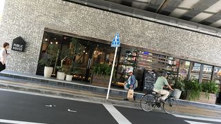 おしゃれなカフェ