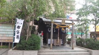 日本橋七福神のうち布袋尊が祀られています