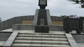 先の大戦に於ける滋賀県ご出身の戦没者を祀っています。