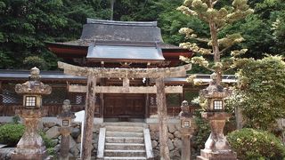 烏帽子形八幡神社