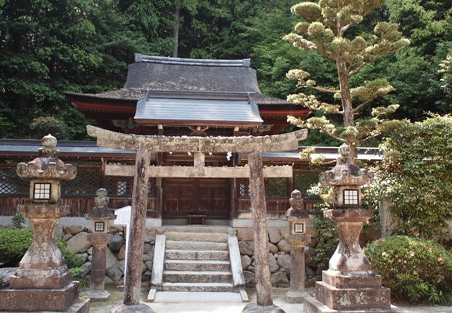 烏帽子形八幡神社