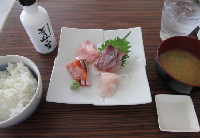 500円の曜日替りランチメニューはおすすめ