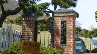 ロープウェイ横