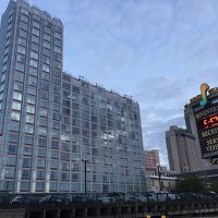 ナイアガラ側からのホテル景観