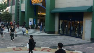 解放感たっぷりにショッピング