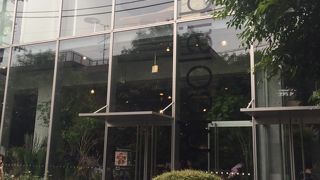 いつ行っても混んでる大人気カフェ