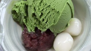 三室戸寺の中のお茶屋さんです。