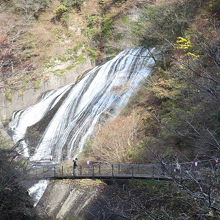 袋田の滝と吊橋