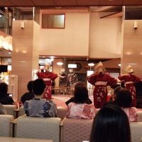 ロビーで佐渡おけさ