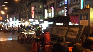 ホテルから歩いて行けました。