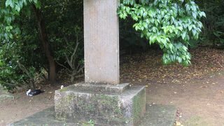 “円鑑池”のそばにあります