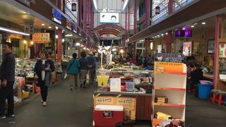 比較的小さな市場