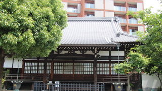 内藤新宿の生みの親・高松喜六の墓があります