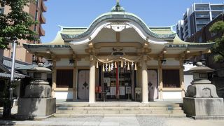 権現造りの社殿は見応えあり！