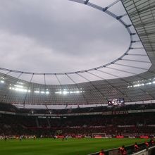 この時は18時半キックオフ。天井が印象的です。