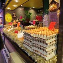 市場の内部（卵　専門店）