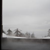 露天風呂。条件が重なれば雲海が見れるそうです。