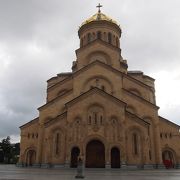 トビリシで最大の建物