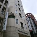 福井駅から徒歩１５分以内にあるビジネスホテル、値段安いですが、快適でした。〜福井パレスイン〜