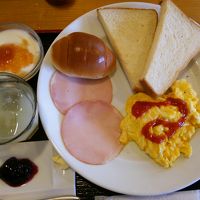 三泊目朝食　サラダ付