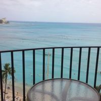 大きなテーブルでのランチ