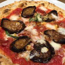 ナスのピリ辛ピッツァ