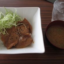 北海道産豚旨ダレ丼です。