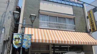 モチモチ麺にソースをかけて