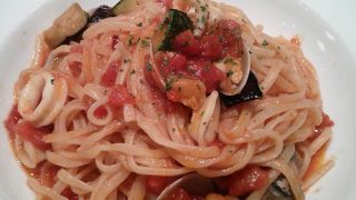 ランチセットはお得。パスタの種類も選べます。