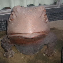 こちらのカエルさんも優しいお顔をしていて素敵！