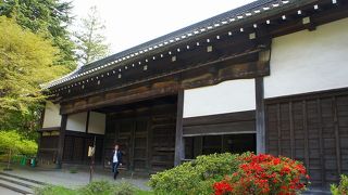 博物館構内に武家屋敷門