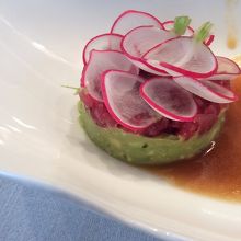 本マグロのタルタル。