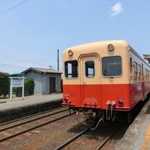 ツートンのローカル列車です。